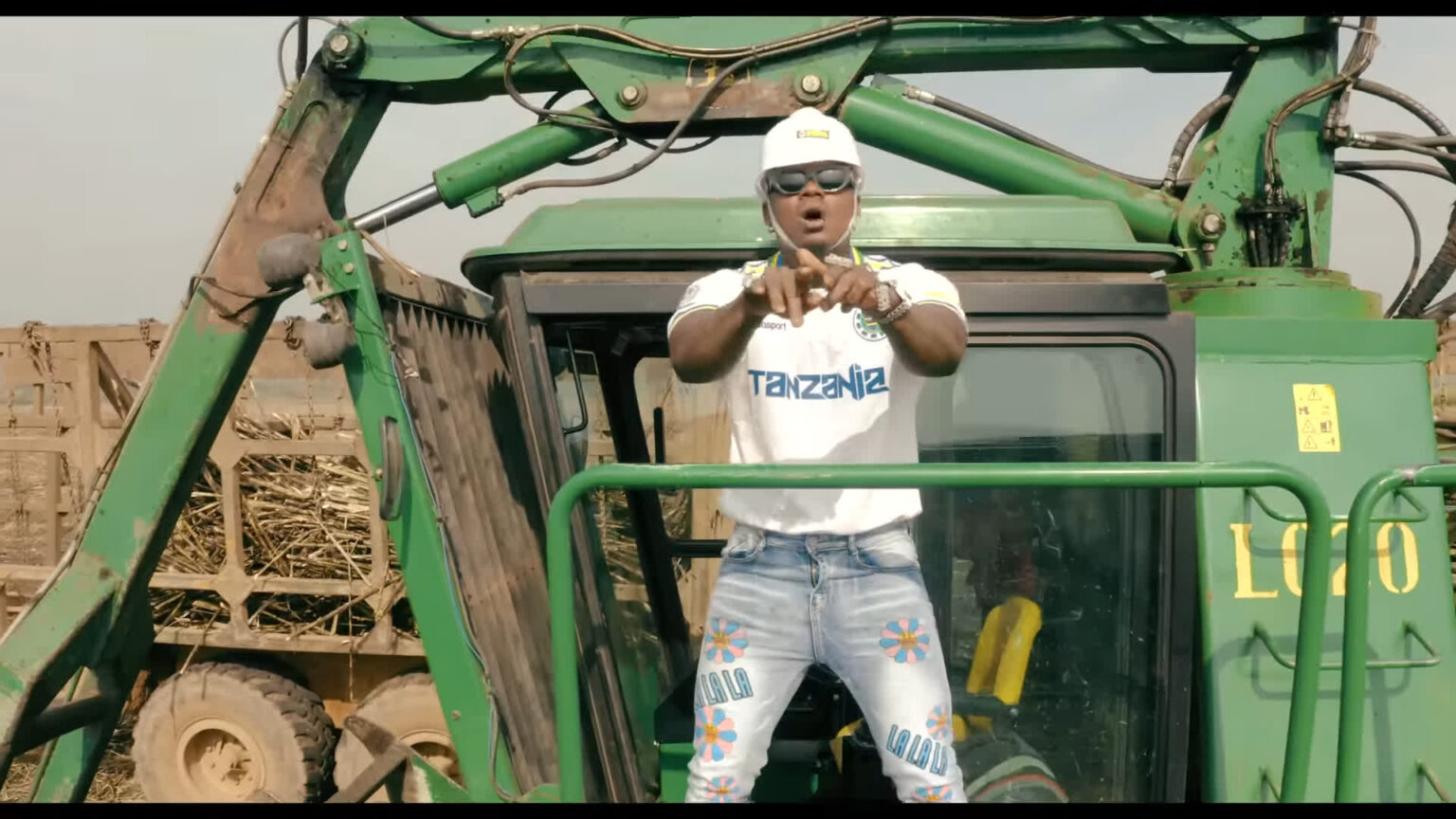 VIDEO Harmonize – Mama Teacher